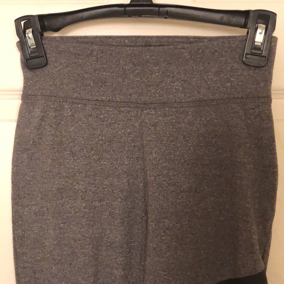 Super Comfy Capri Yoga Leggings - Picture 6 of 12